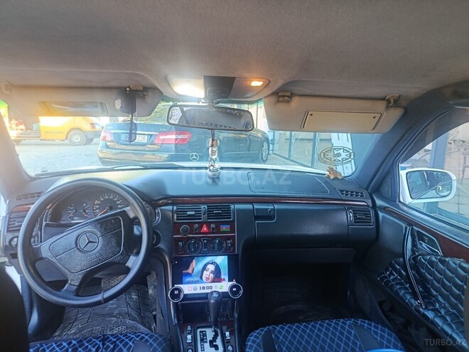 Mercedes E 220-14