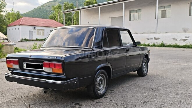 LADA (VAZ) 2107-2