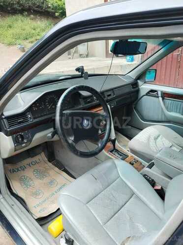 Mercedes 280 E-2