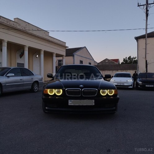 BMW 730-2