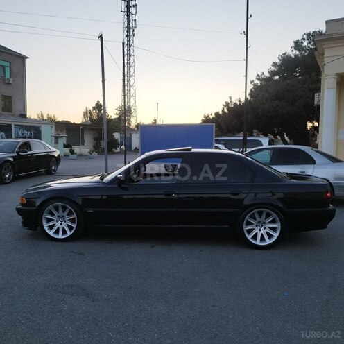 BMW 730-7
