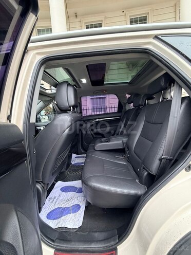 Kia Sorento-16