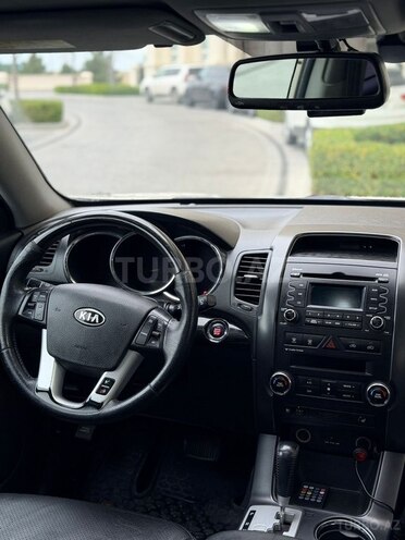 Kia Sorento-12