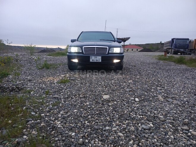 Mercedes C 200-1