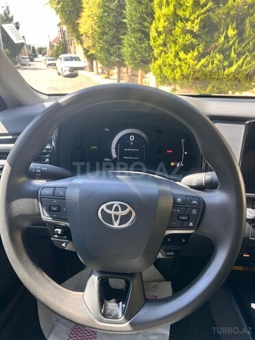 Toyota Camry-3