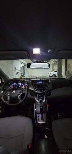 Hyundai Elantra-6