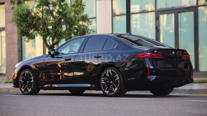 BMW i5-15
