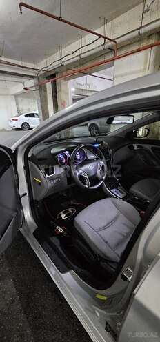 Hyundai Elantra-7
