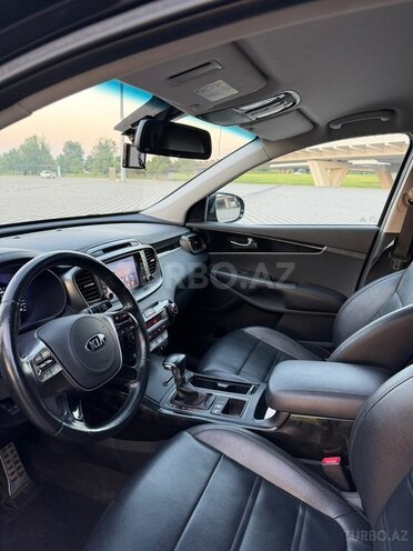 Kia Sorento-13