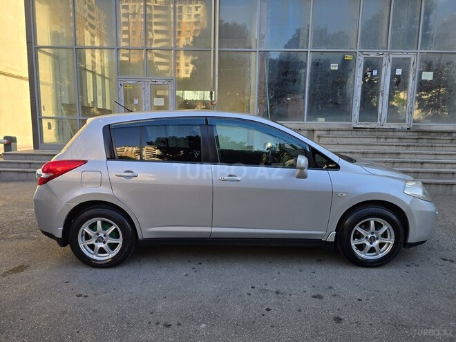Nissan Tiida-5