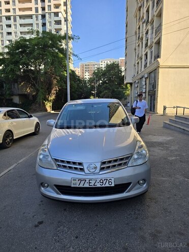 Nissan Tiida-1
