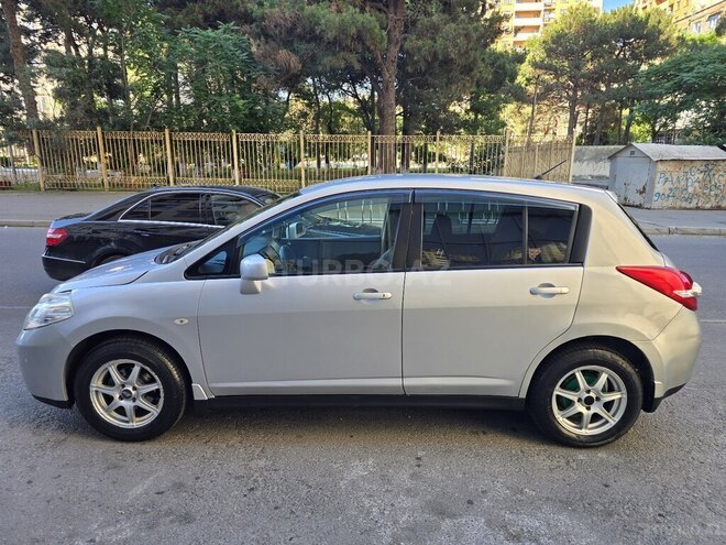 Nissan Tiida-6