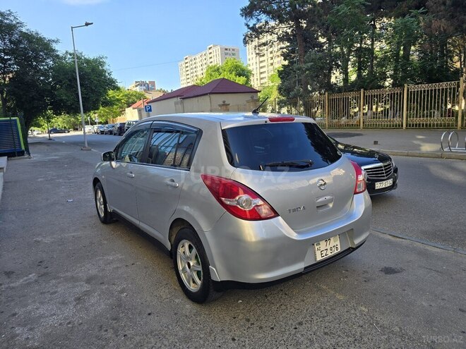 Nissan Tiida-9