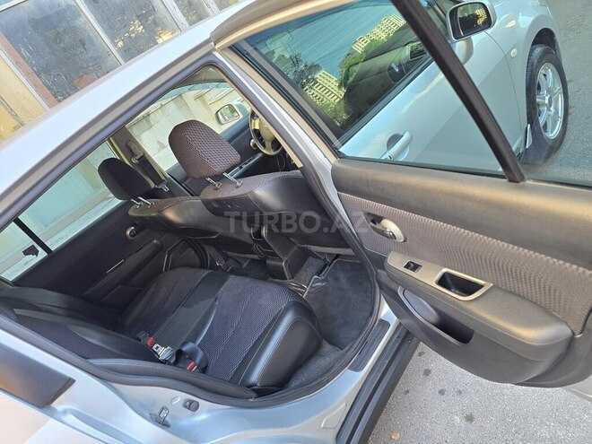 Nissan Tiida-12