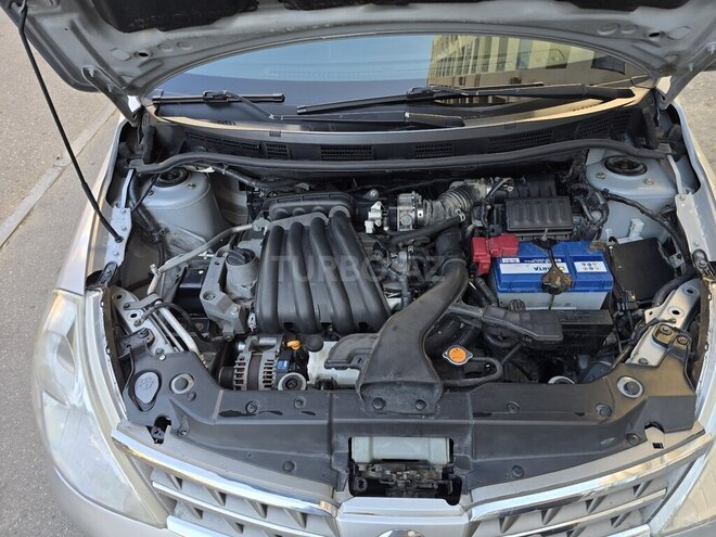 Nissan Tiida-20