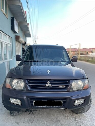 Mitsubishi Pajero-1