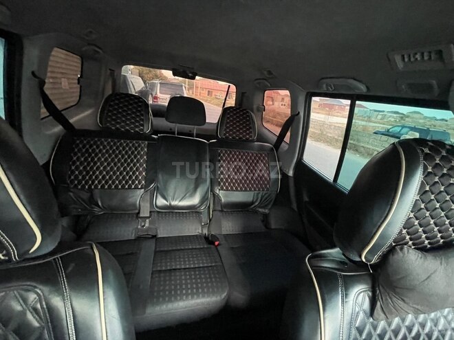 Mitsubishi Pajero-6