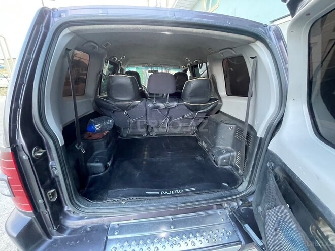 Mitsubishi Pajero-7