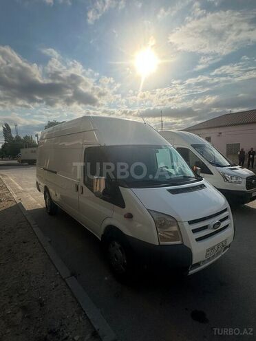 Ford Transit-3