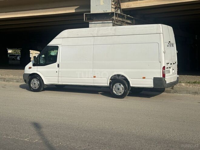 Ford Transit-8