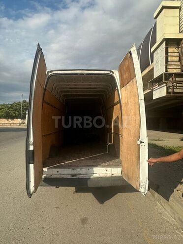 Ford Transit-5