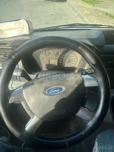 Ford Transit-20