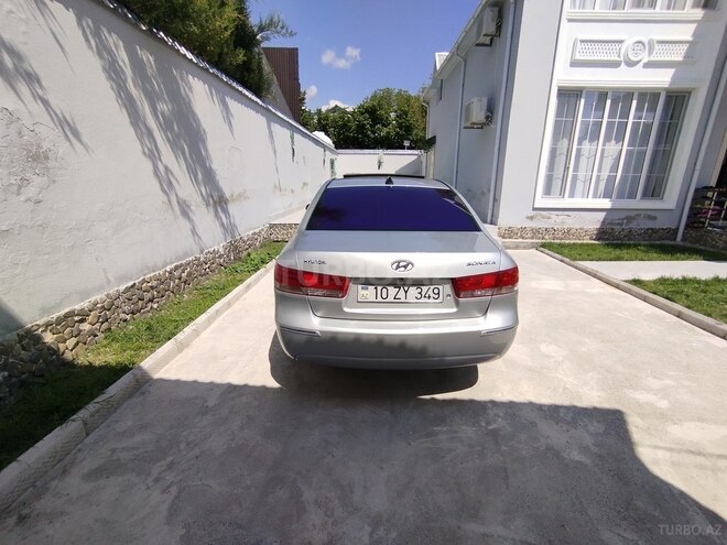 Hyundai Sonata-13