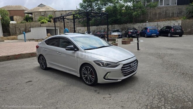 Hyundai Elantra-7