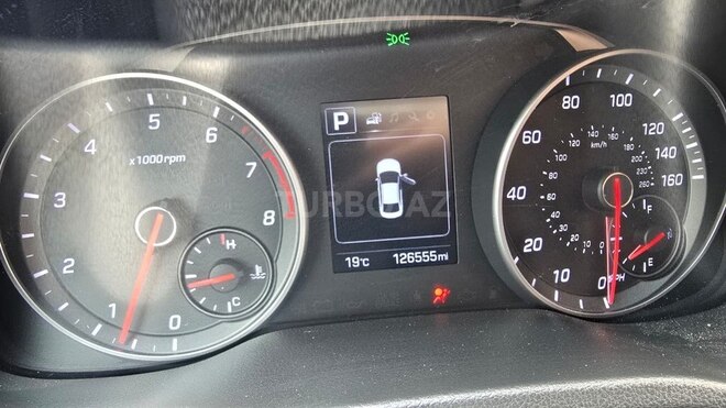 Hyundai Elantra-4