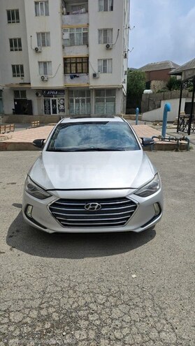 Hyundai Elantra-1