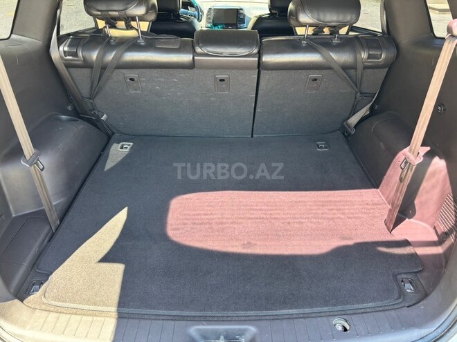 Hyundai Santa Fe-13