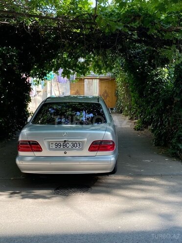 Mercedes E 200-6