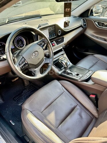 Hyundai Grandeur-10
