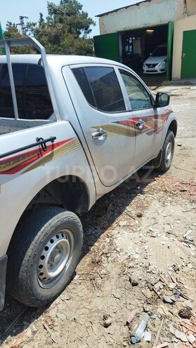 Mitsubishi L200-7