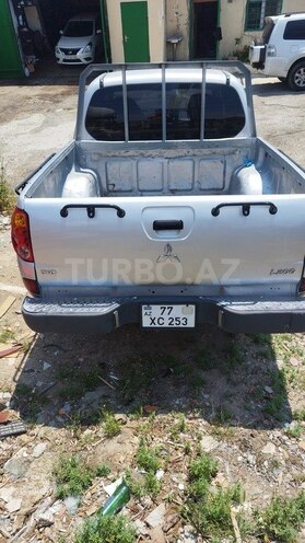Mitsubishi L200-8