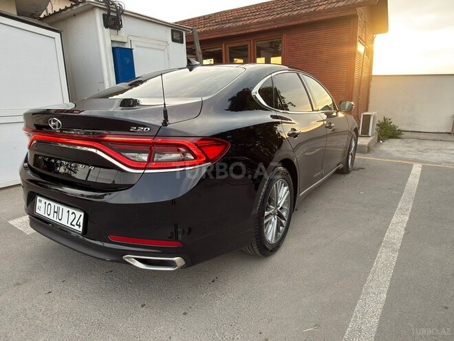 Hyundai Grandeur-9