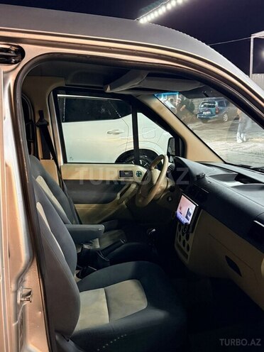 Ford Tourneo Connect-7