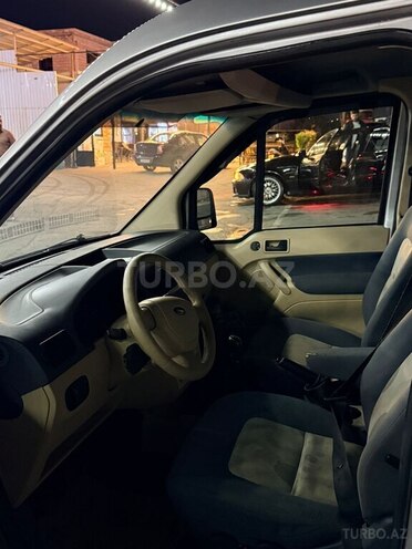 Ford Tourneo Connect-8
