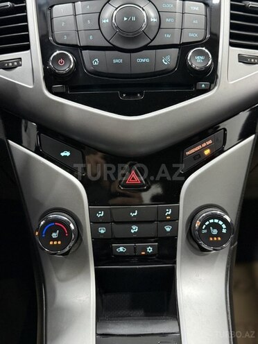 Chevrolet Cruze-23