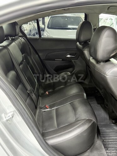 Chevrolet Cruze-21