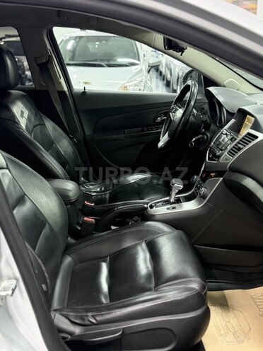 Chevrolet Cruze-18
