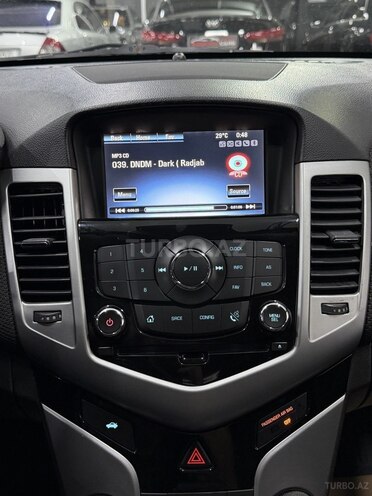 Chevrolet Cruze-22