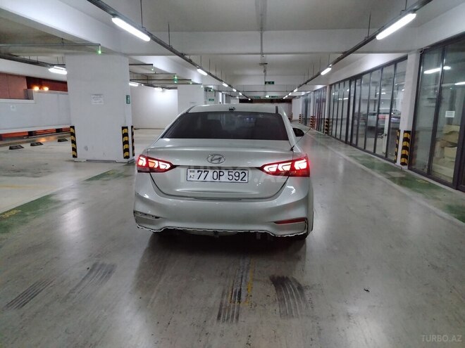 Hyundai Accent-2