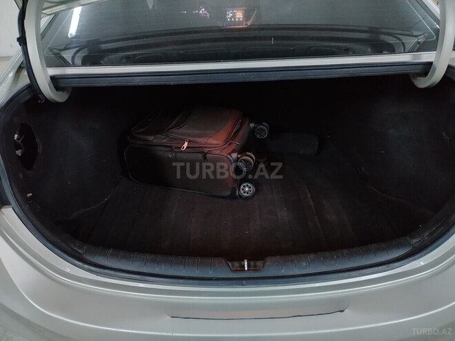 Hyundai Accent-7