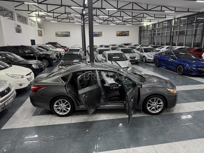 Nissan Altima-14