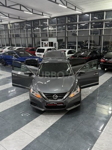 Nissan Altima-7