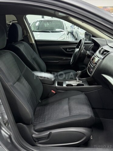Nissan Altima-17