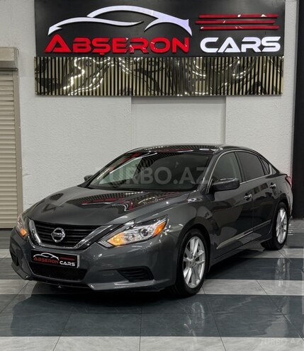 Nissan Altima-1