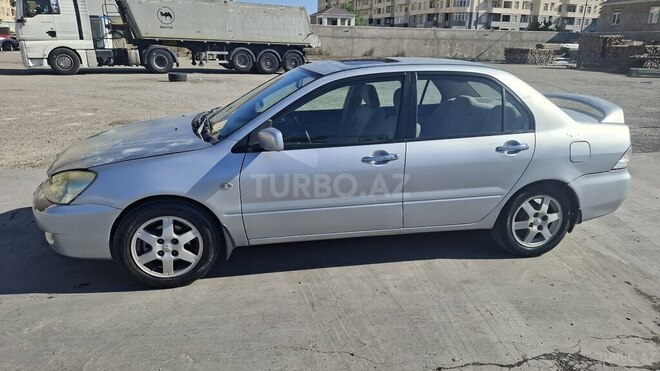 Mitsubishi Lancer-2