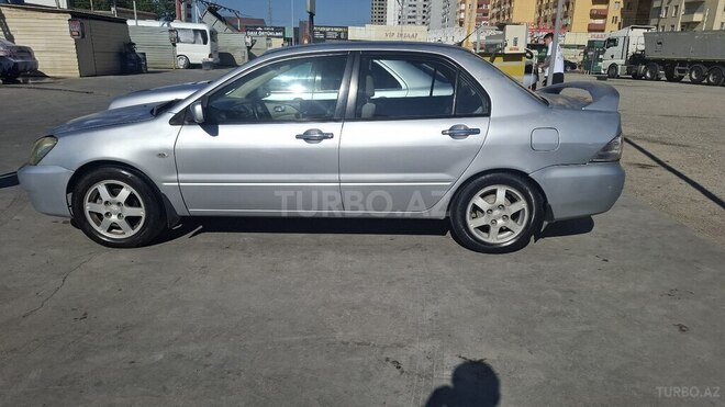 Mitsubishi Lancer-5